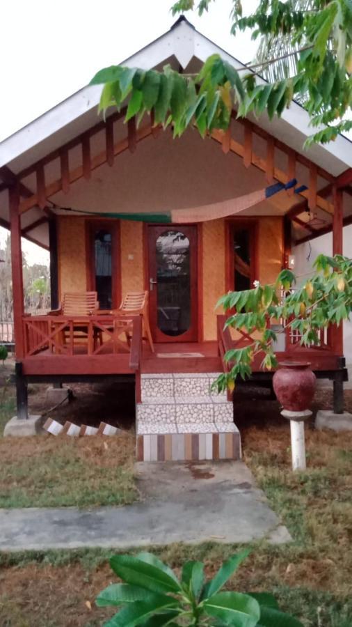 Why Not Bar And Bungalows #2 Pemenang Eksteriør billede